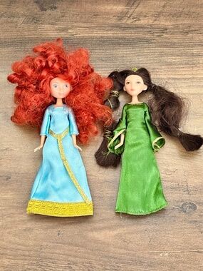 Disney Store Brave Mini Doll Set Merida Mom Queen Elinor Collectibles Authentic